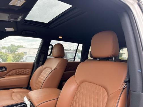 2024 INFINITI QX80 SENSORY AWD