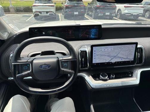 Oxford White 2025 Ford Expedition Max Platinum