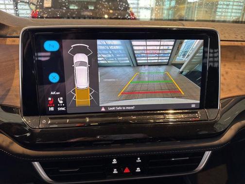 2025 Volkswagen Atlas 2.0T SE w/Technology 4MOTION