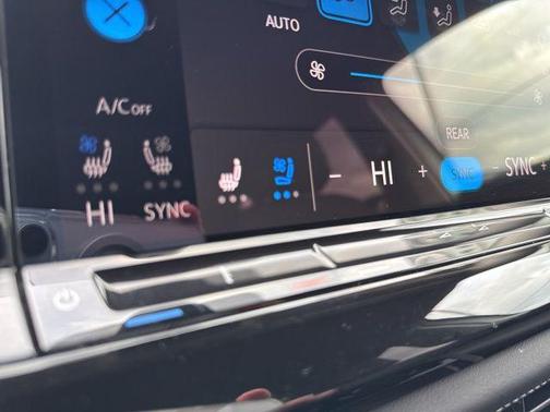 2025 Volkswagen Atlas 2.0T SE w/Technology 4MOTION