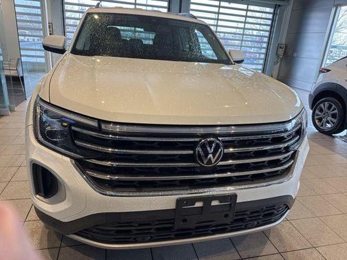 2025 Volkswagen Atlas 2.0T SE w/Technology 4MOTION