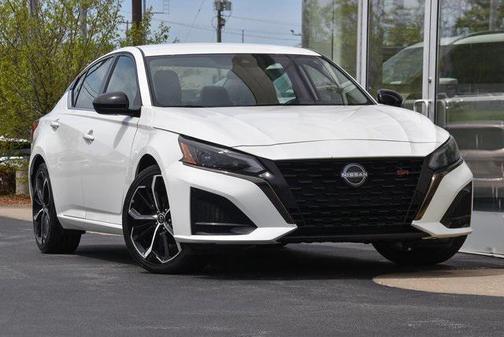 2023 Nissan Altima SR FWD