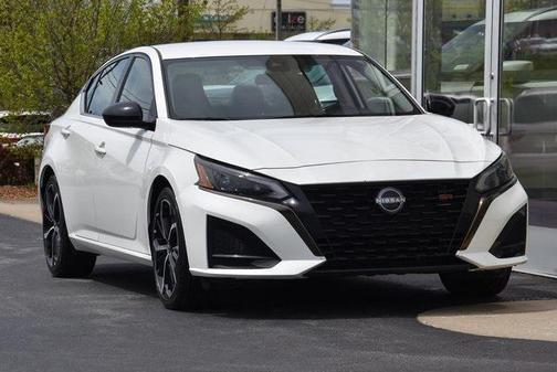 2023 Nissan Altima SR FWD