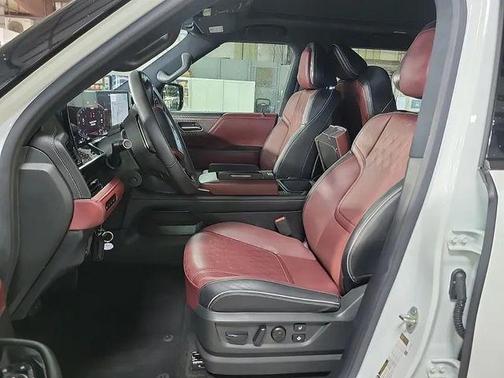 Radiant White/Black Obsidian 2025 INFINITI QX80 AUTOGRAPH AWD
