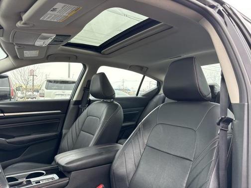 2023 Nissan Altima SR Intelligent AWD