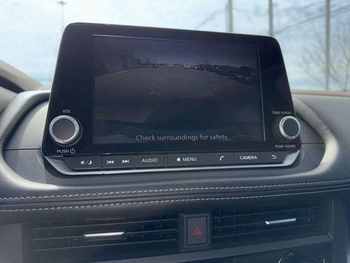 Boulder Gray Pearl/Super Black 2023 Nissan Rogue SV