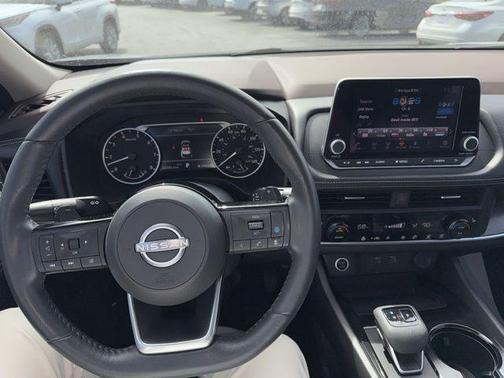 Boulder Gray Pearl/Super Black 2023 Nissan Rogue SV