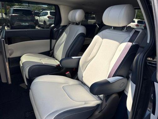 Panthera Metal 2025 Kia Carnival Hybrid SX Prestige