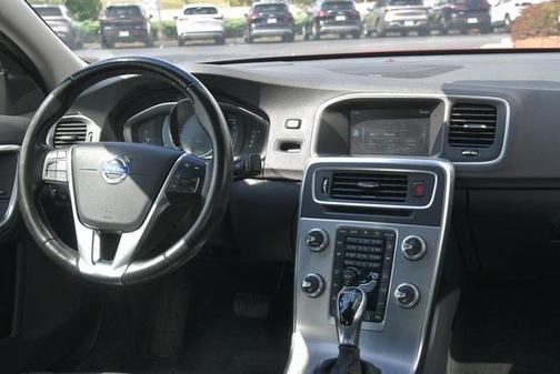 2017 Volvo S60 Inscription T5 Platinum