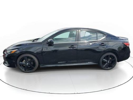 Black 2022 Nissan Sentra SR