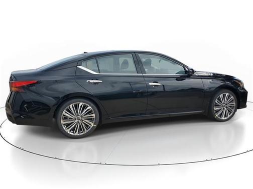2025 Nissan Altima SL