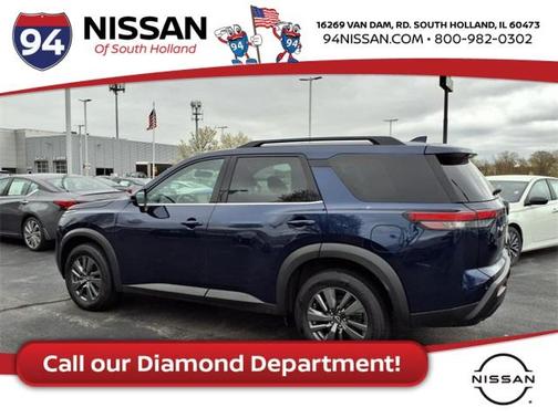 2024 Nissan Pathfinder SV