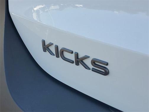 2025 Nissan Kicks S