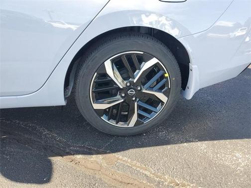 2025 Nissan Versa 1.6 SR