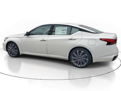 2025 Nissan Altima SL