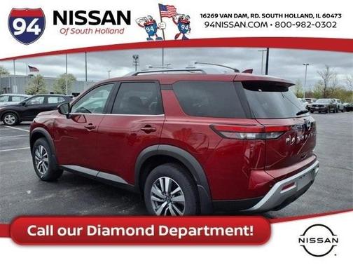 2025 Nissan Pathfinder SL