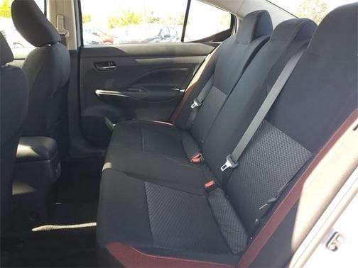 2025 Nissan Versa 1.6 SR