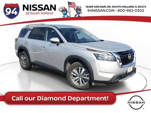 2025 Nissan Pathfinder SL