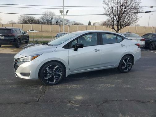 2025 Nissan Versa 1.6 SR