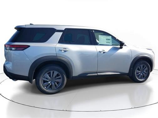 2025 Nissan Pathfinder S