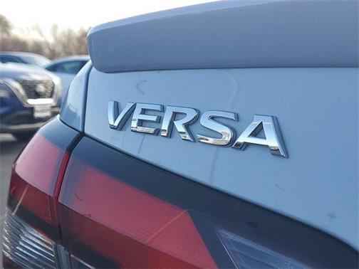 2024 Nissan Versa 1.6 SR