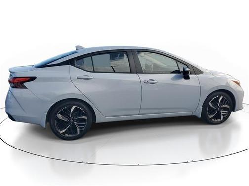 2024 Nissan Versa 1.6 SR