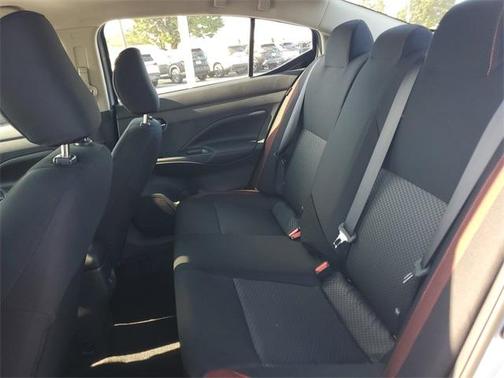 2025 Nissan Versa 1.6 SR