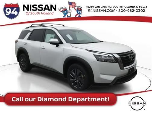 2025 Nissan Pathfinder SV