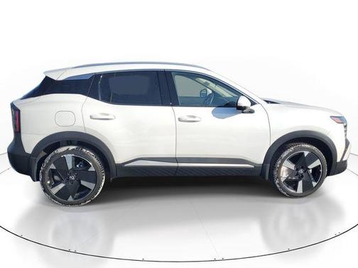 Aspen White Tri 2025 Nissan Kicks SR