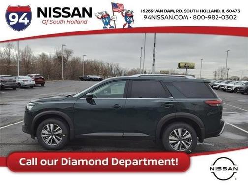 2025 Nissan Pathfinder SL