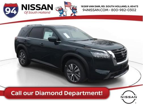 2025 Nissan Pathfinder SL