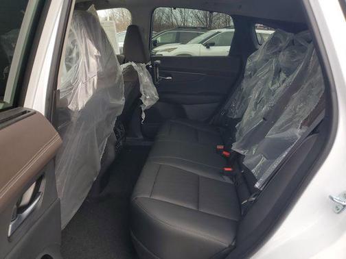 White / Black 2026 Nissan Murano Platinum