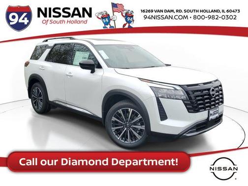 Everest White P 2026 Nissan Pathfinder Platinum