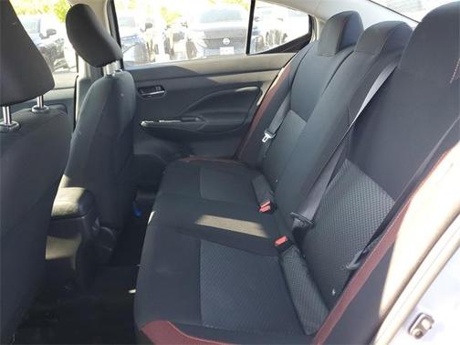2025 Nissan Versa 1.6 SR
