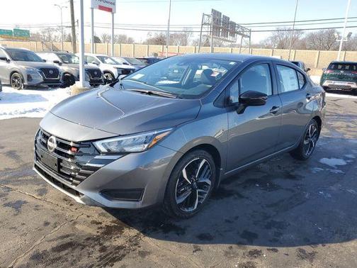 2025 Nissan Versa 1.6 SR