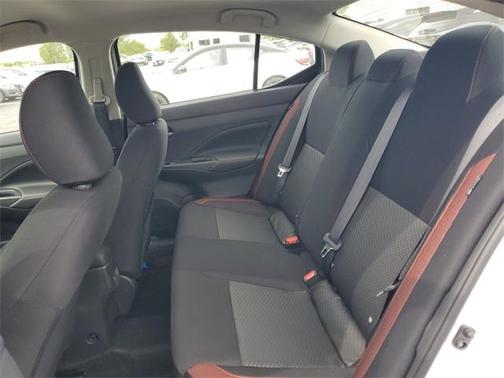 2025 Nissan Versa 1.6 SR