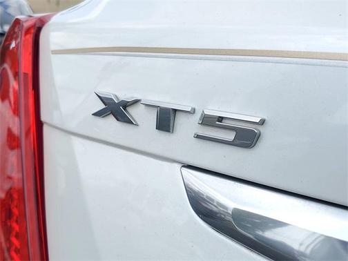 2017 Cadillac XT5 Base