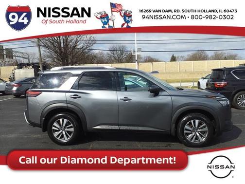 2022 Nissan Pathfinder SL