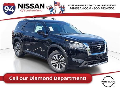 2025 Nissan Pathfinder SL