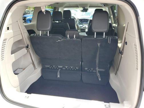 2024 Chrysler Pacifica Touring-L