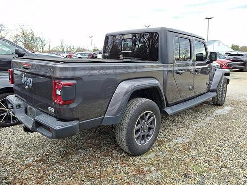 2022 Jeep Gladiator Overland