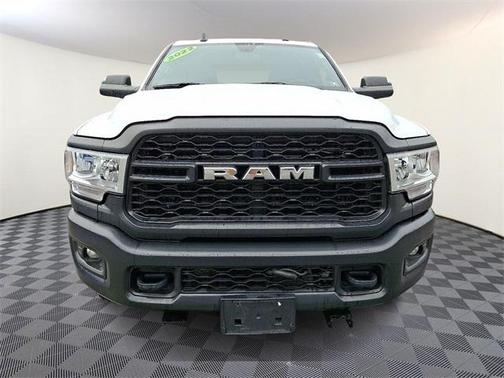 2022 RAM 2500 Tradesman Crew Cab 4x4 6'4' Box