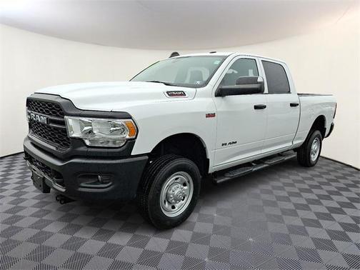 2022 RAM 2500 Tradesman Crew Cab 4x4 6'4' Box
