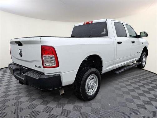 2022 RAM 2500 Tradesman Crew Cab 4x4 6'4' Box