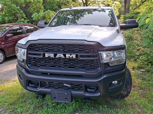 2022 RAM 2500 Tradesman Crew Cab 4x4 6'4' Box