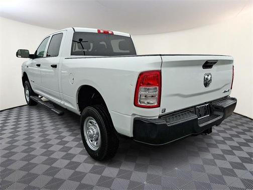 2022 RAM 2500 Tradesman Crew Cab 4x4 6'4' Box
