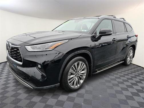 2022 Toyota Highlander Platinum