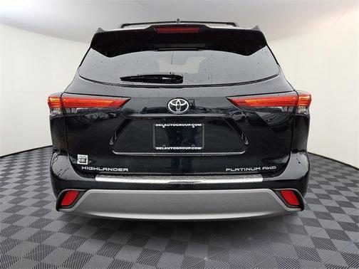 2022 Toyota Highlander Platinum