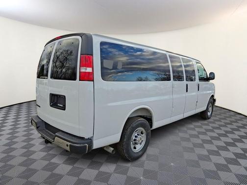 2025 Chevrolet Express 3500 RWD 3500 Extended Wheelbase LS