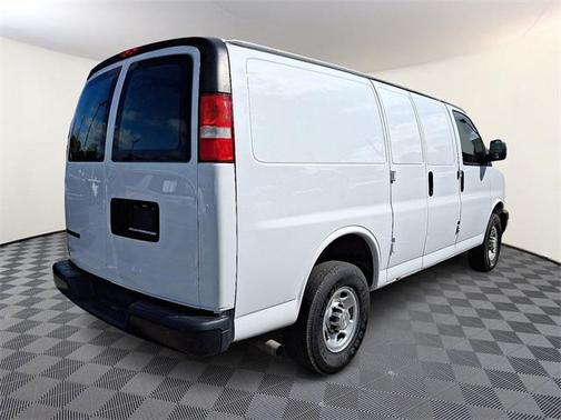 2022 Chevrolet Express 2500 RWD 2500 Regular Wheelbase WT